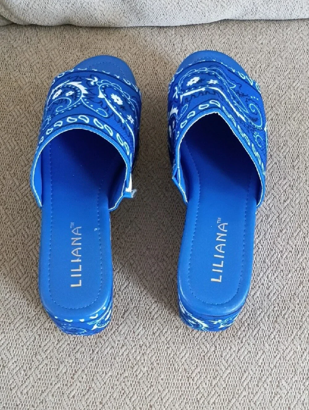 Liliana Blue Paisley Platform Slide Sandals